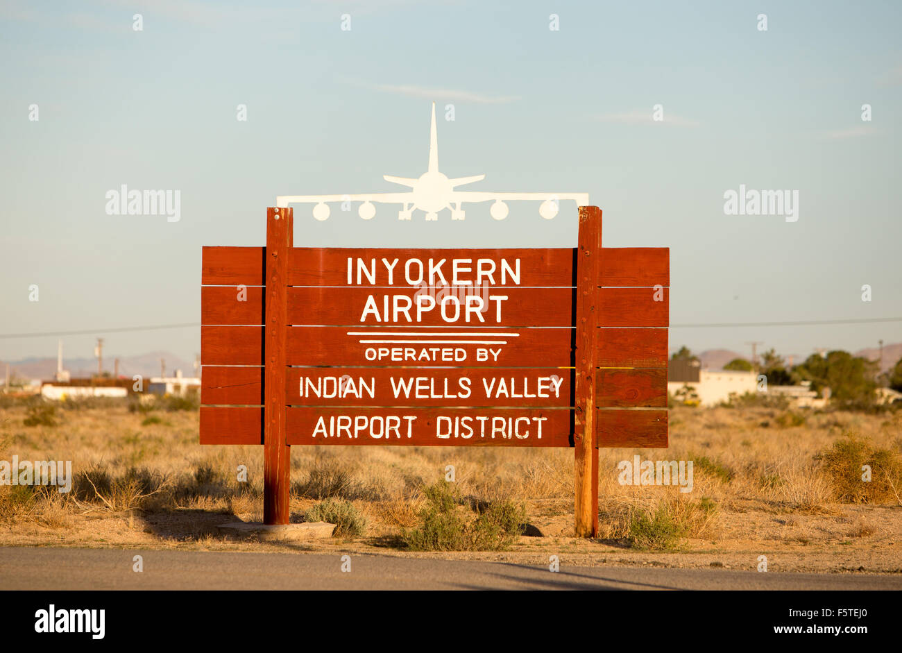 Aeropuerto de Inyokern firmar. Foto de stock