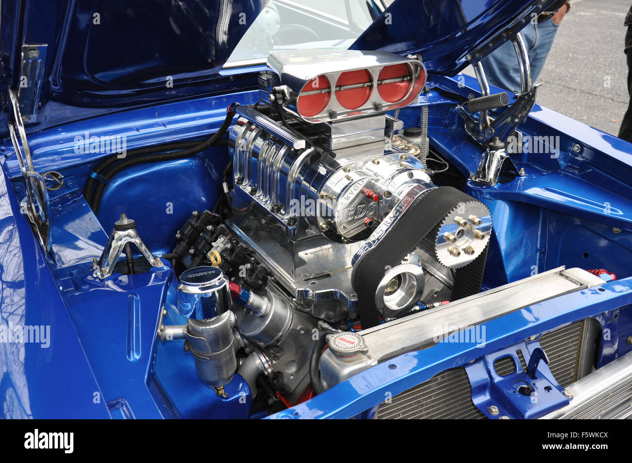 Un motor sobrealimentado personalizado en un car show Fotografía de stock -  Alamy