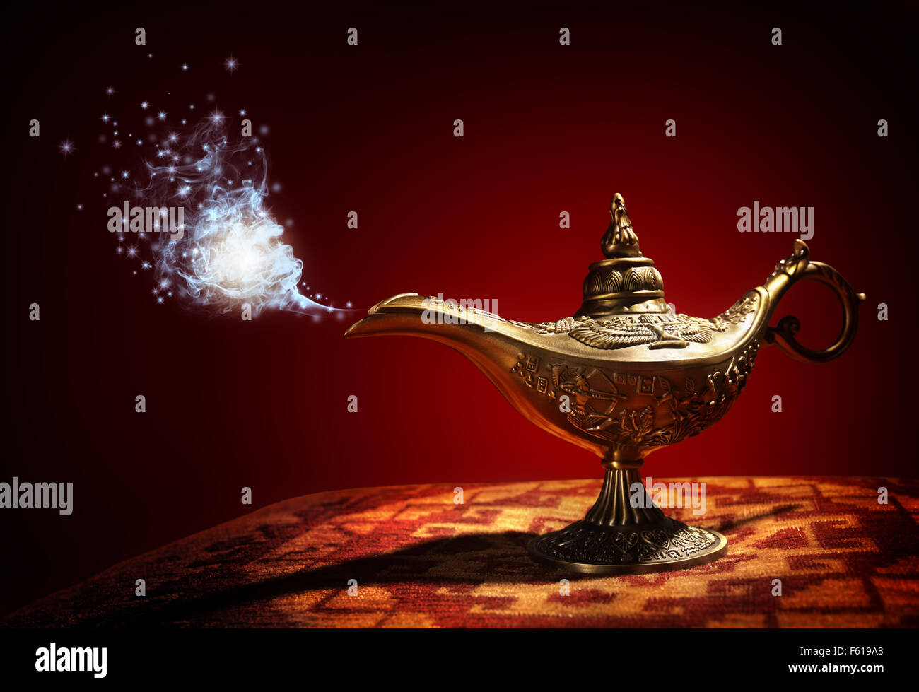 Magic Aladdins lámpara Genie Foto de stock