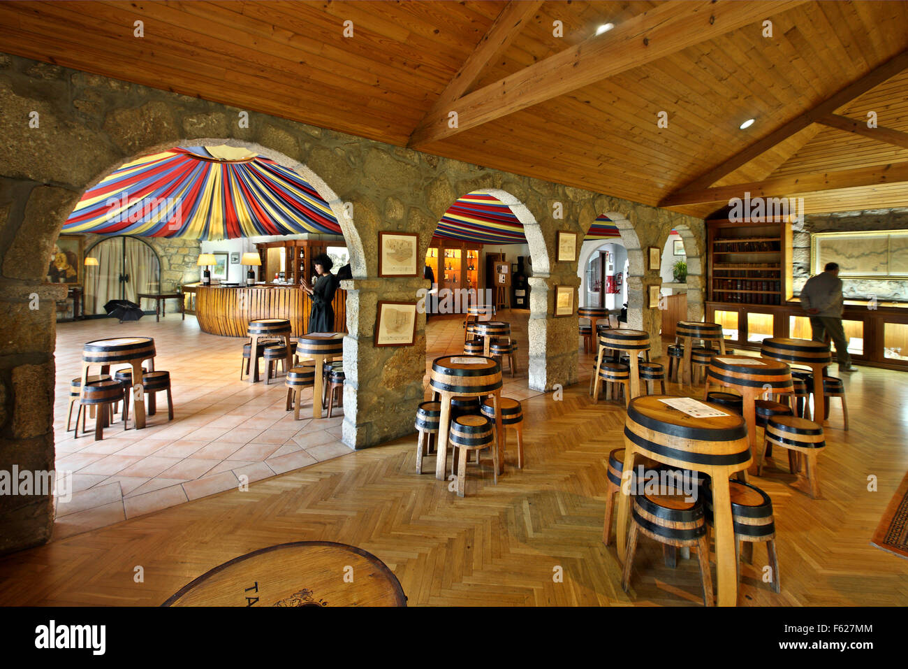 Las salas de cata de vinos "Taylor's' en Villa Nova de Gaia, Porto, Porte e Norte, Portugal. Foto de stock