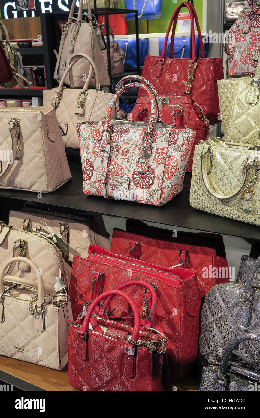 Macy's bolsos de mujer sale