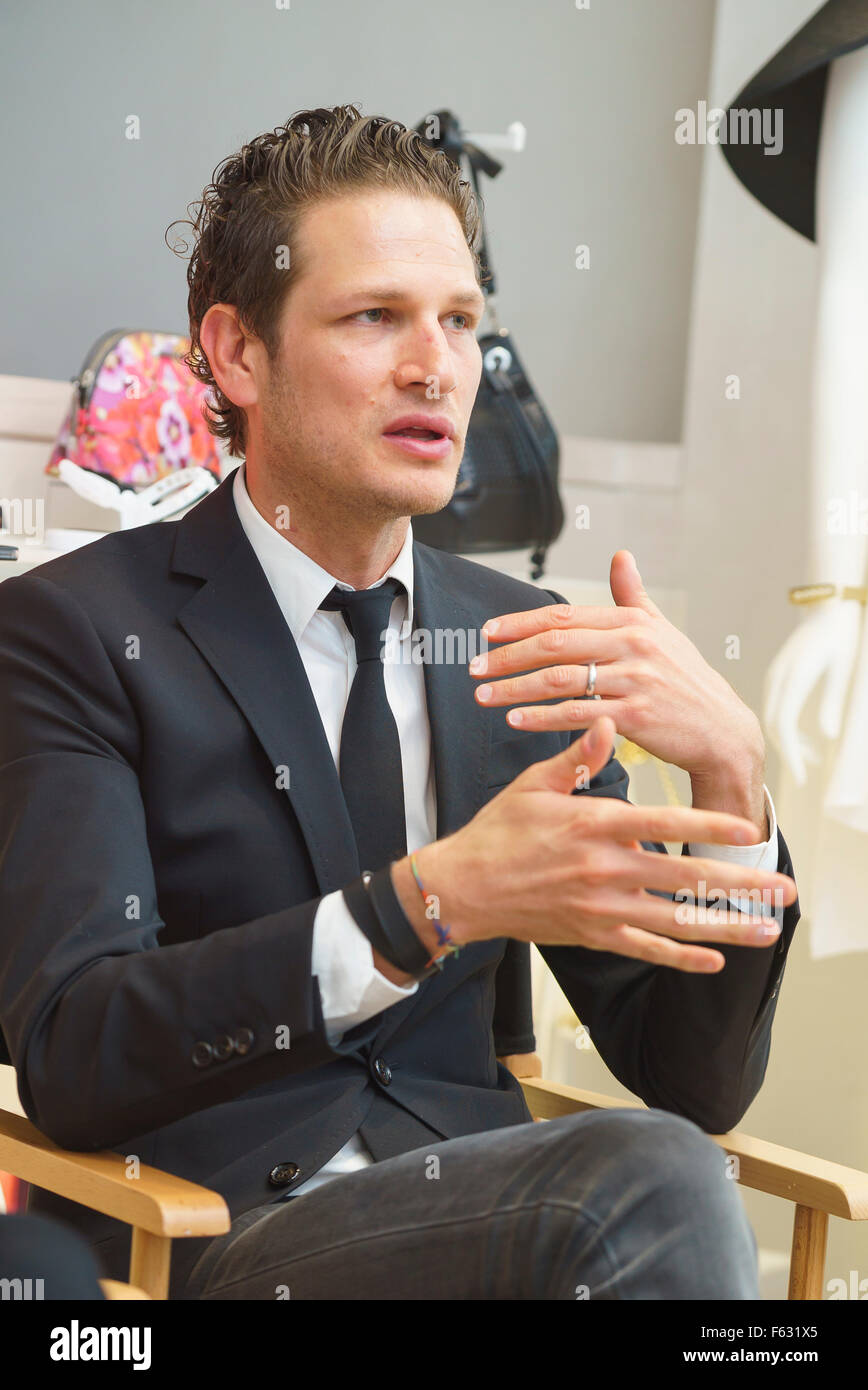 Uri Minkoff, fundador, socio y director general de Rebecca Minkoff's, en su flagship store en SoHo en NY Foto de stock