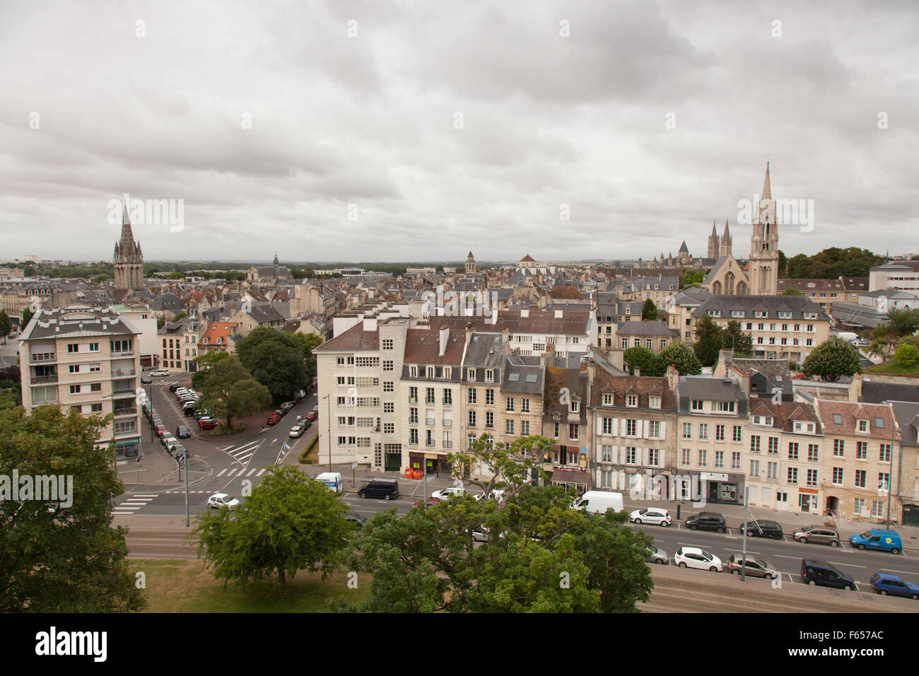 La ciudad francesa de Caen fotografiado desde las murallas del castillo Foto de stock
