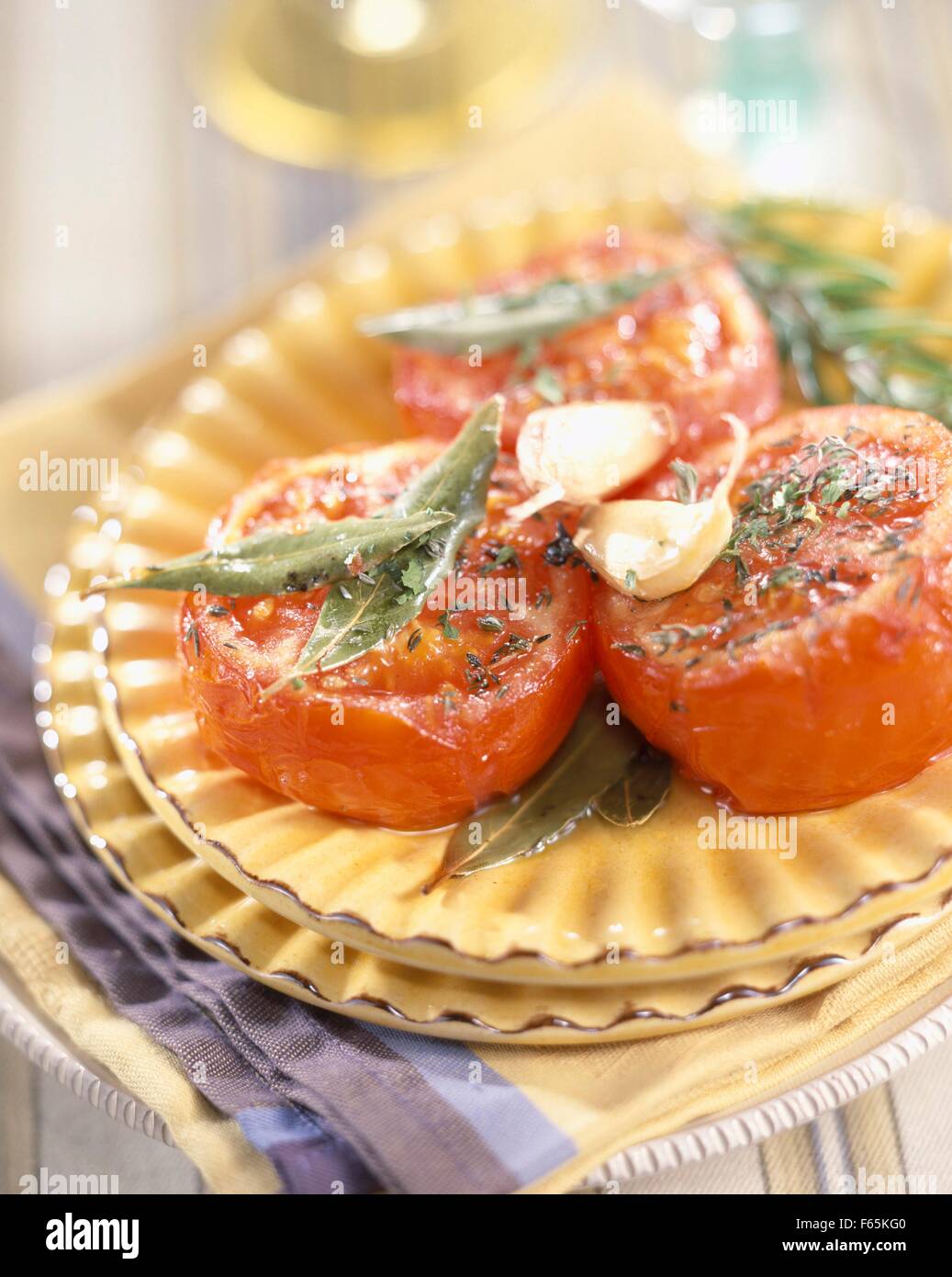 Los tomates al estilo provenzal Foto de stock