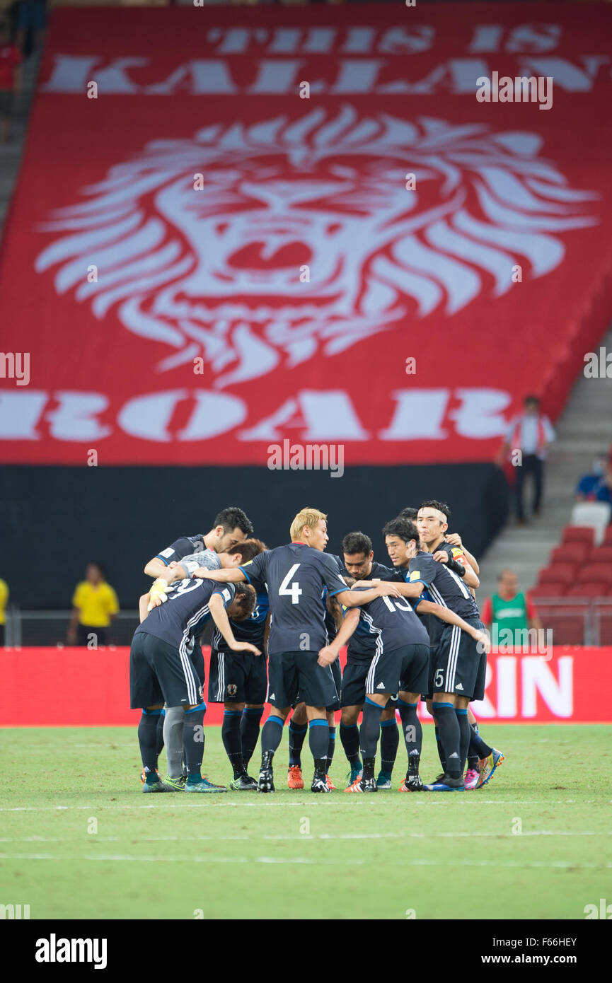 Japón vs Singapur en la Copa Mundial de la FIFA 2018 Rusia calificadores Ronda 2 - Grupo E en el Sports Hub Stadium el 12 de noviembre de 2015 en Singapur. Japón vence a Singapur por 3-0. (Foto por Haruhiko Otsuka/Nippon News & Aflo) Foto de stock