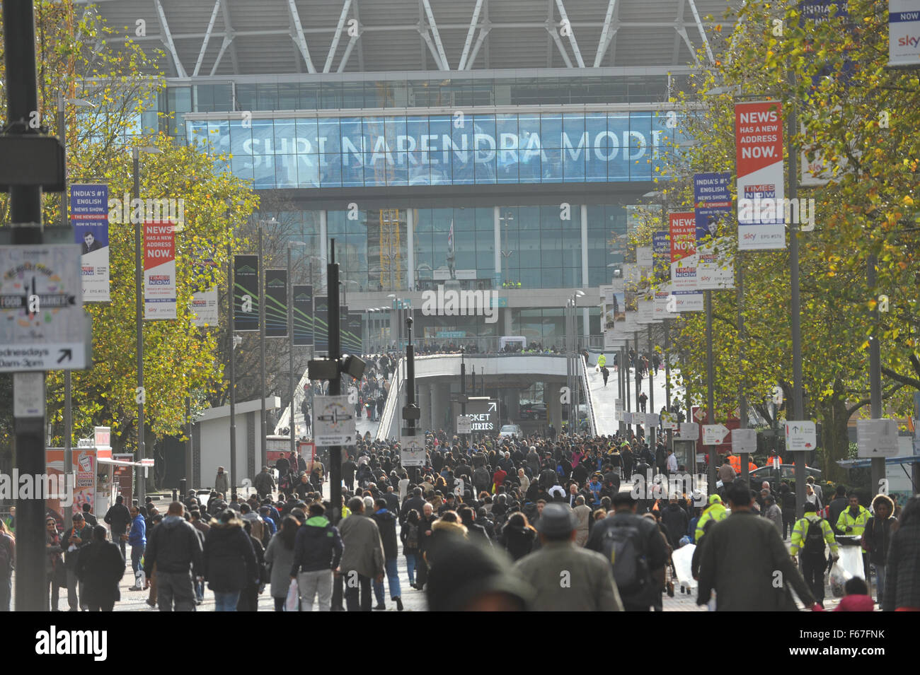 El estadio de Wembley, Londres, Reino Unido. 13 de noviembre de 2015. Las protestas contra la Indian Premier, Narendra Modi evento en Wembley. Foto de stock