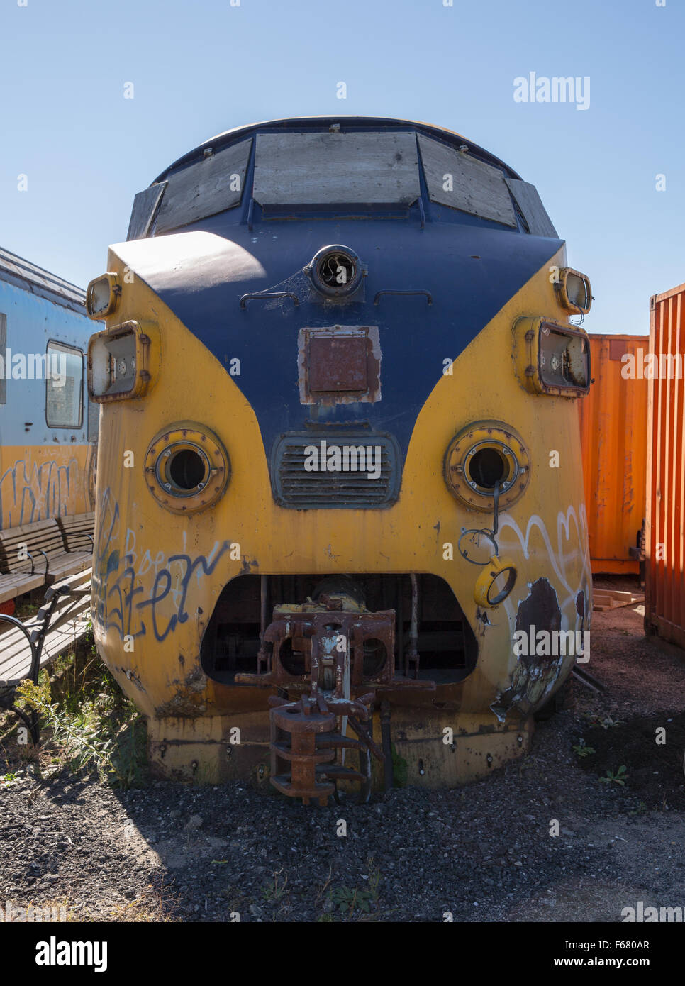 Un viejo shell en desuso de la locomotora Northlander sentado en North Bay, Ontario Foto de stock
