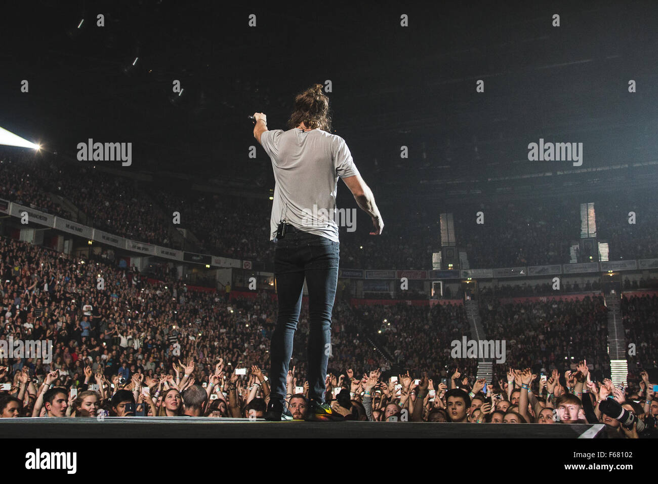 Manchester, Reino Unido. 13 de noviembre de 2015. Imagine Dragons actuarán en el escenario de Manchester, 2015 Crédito: Myles Wright/Zuma alambre/Alamy Live News Foto de stock
