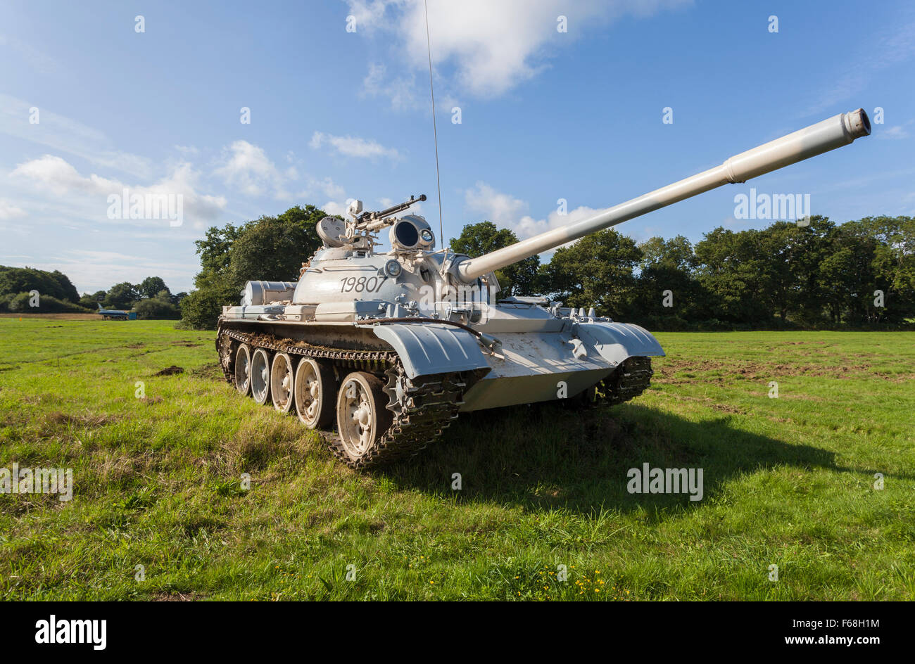 T55un tanque de batalla del ejército eslovaco, ex reserva en el ejército peruano, la combinación de colores en la pantalla para juegos en una pantalla de seguimiento de vuelo Foto de stock