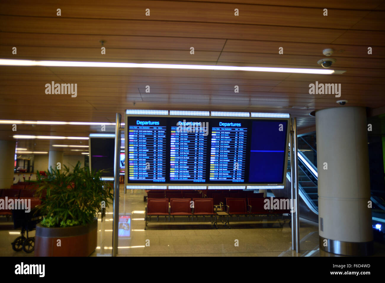 Indicador de salidas de la terminal 2 del aeropuerto, Mumbai, Maharashtra, India, Asia Foto de stock
