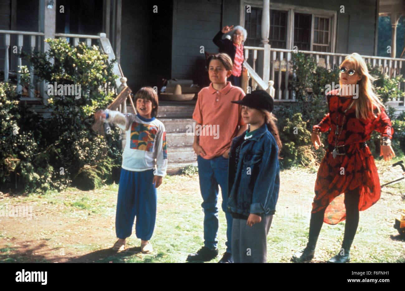 Fecha de Publicación: 7 de junio de 1991. Título de la película: No se lo  digas a mamá la niñera ha muerto. Estudio: Cinema Plus. Parcela: Madre  soltera desaparece durante el verano.