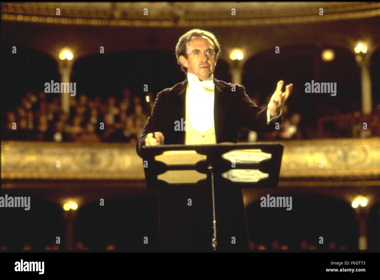 Jun 08, 2001; Viena, Austria; el actor Jonathan Pryce como Gustav Mahler en "La novia del viento". Foto de stock