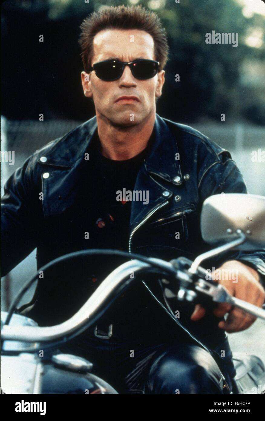 navegador novedad Arriesgado 1991, el título de la película: Terminator 2: El Día del Juicio Final,  Foto: Accesorios, motocicleta, Arnold Schwarzenegger, gafas de sol.  (Crédito de la imagen: SNAP Fotografía de stock - Alamy