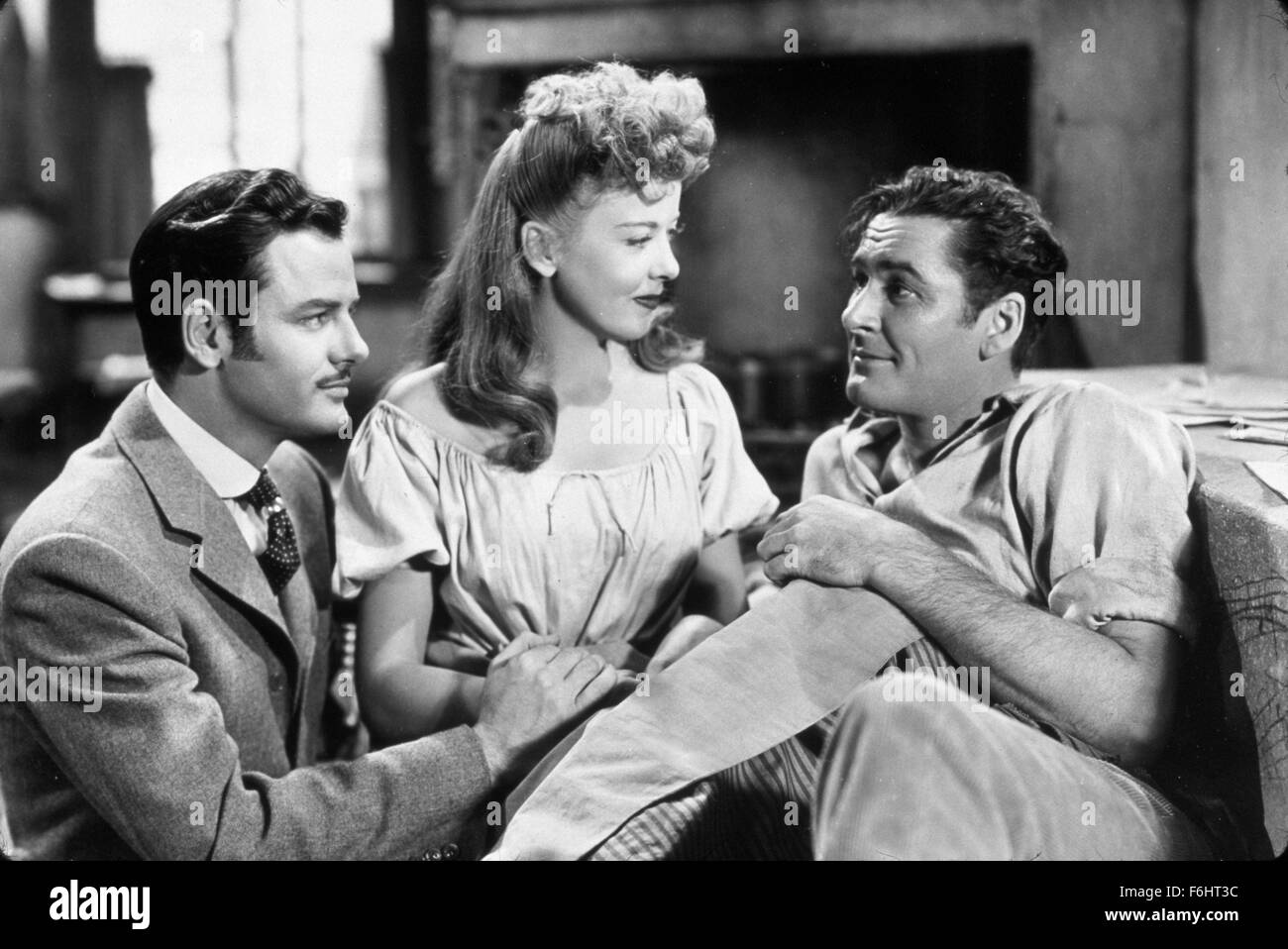En 1947, el título de la película: Nunca se me escapan, Director: Peter Godfrey, Estudio: Warner, Foto: Errol Flynn, PETER GODFREY, Ida Lupino. (Crédito de la imagen: SNAP). Foto de stock