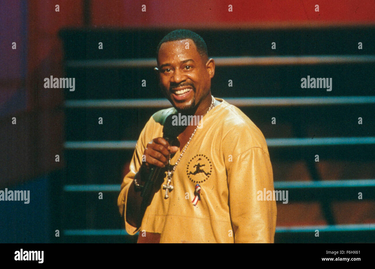 Fecha de Publicación: 2 de agosto de 2002 título de la película: Martin Lawrence Live: Runteldat Estudio: Paramount Pictures trama: Después de someterse a una serie de crisis personales, un stand-up cómico vuelve al escenario para un espectáculo de un solo hombre con ardor comentario social y reflexiones muy personales sobre su vida. Foto: Martin Lawrence. Foto de stock