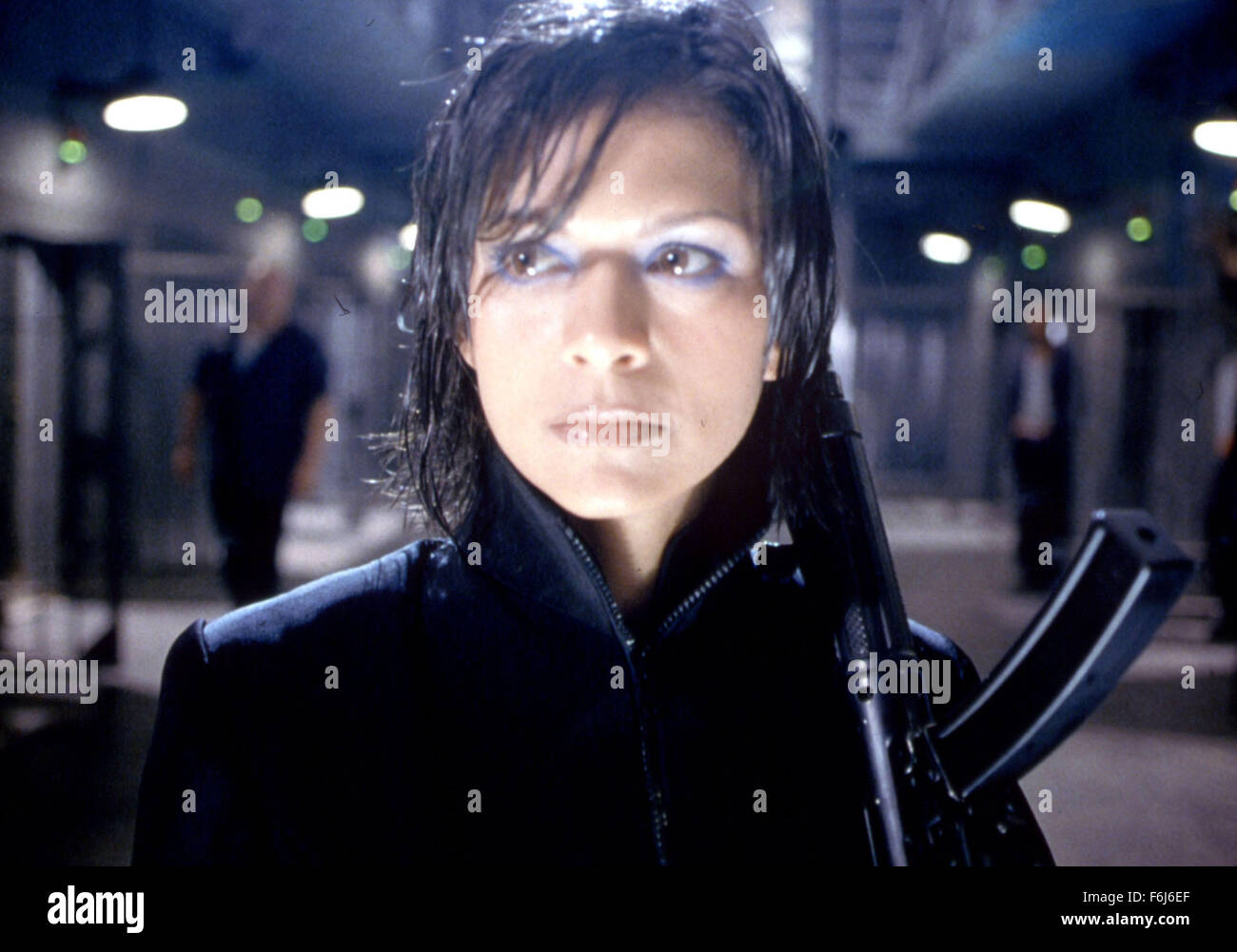 Fecha de lanzamiento: noviembre 15, 2002. Película: Half Past Dead