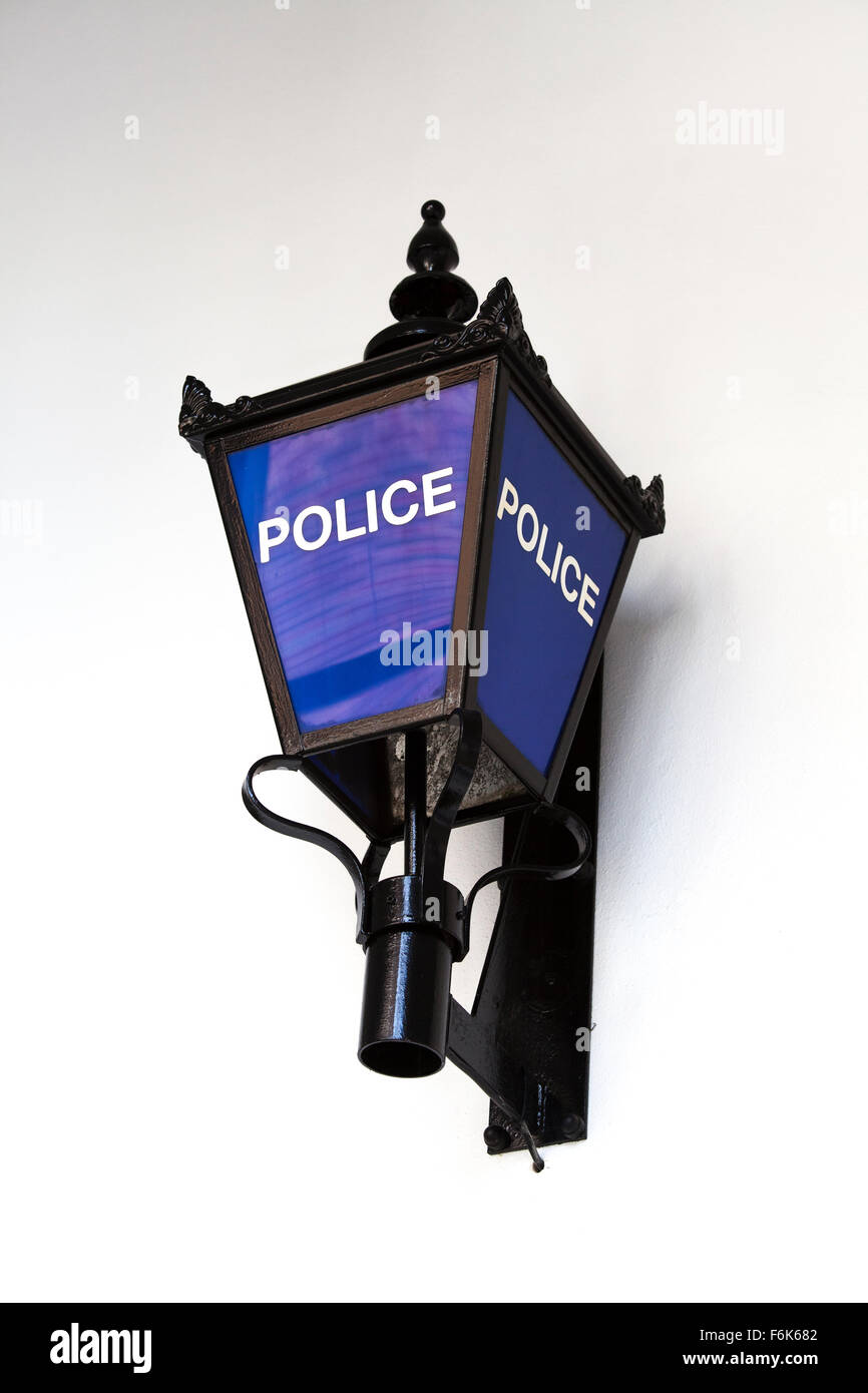 Una lámpara de la policía británica tradicional foto sobre un fondo blanco. Foto de stock