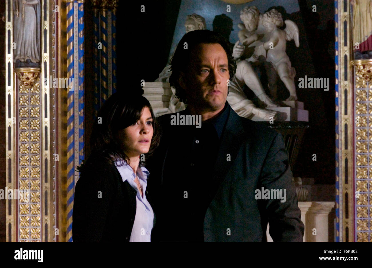 Mayo 19, 2006; París, Francia; el actor Tom Hanks estrellas como Robert  Langdon, y Audrey Tautou como Sophie Neveu en el Ron Howard dirige la  adaptación de Dan Brown, 'El código Da