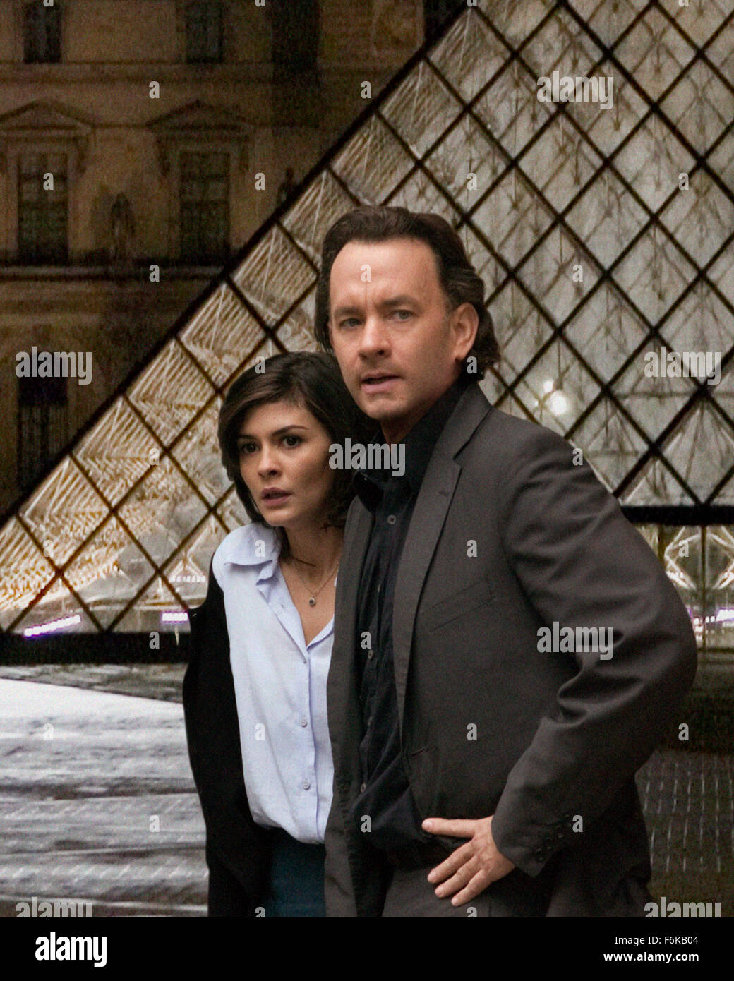 Mayo 19, 2006; París, Francia; el actor Tom Hanks estrellas como Robert  Langdon, y Audrey Tautou como Sophie Neveu en el Ron Howard dirige la  adaptación de Dan Brown, 'El código Da