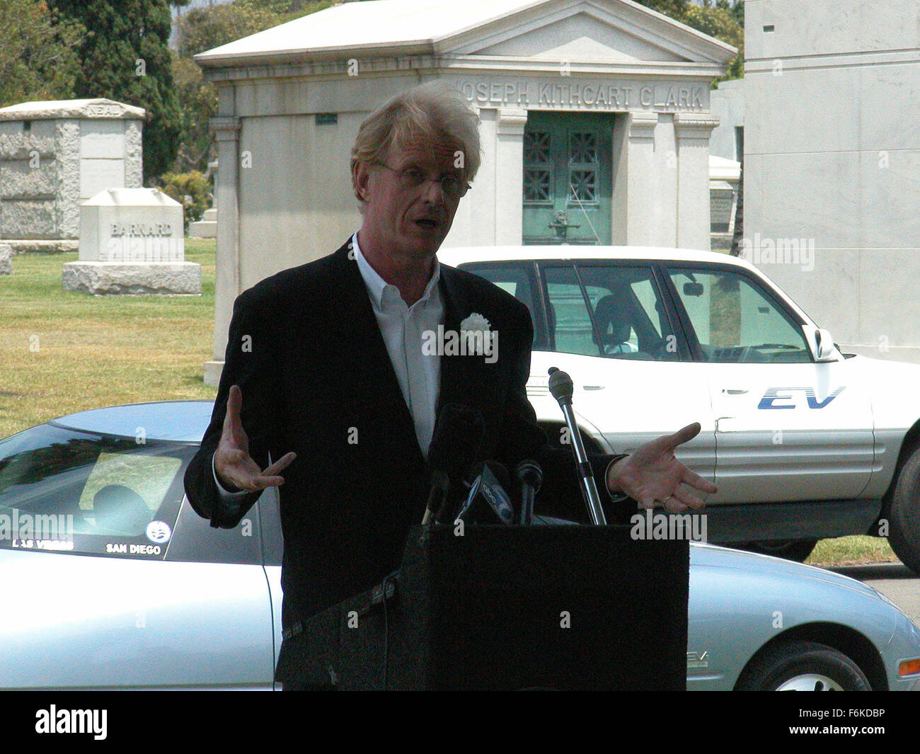 Fecha de lanzamiento: 28 de junio, 2006. Título de la película: ¿Quién mató al coche eléctrico?. Estudio: Sony Pictures Classics. Parcela: Como resultado de su desarrollo de un vehículo solar para una competencia, General Motors decidió a finales de la década de 1980 para desarrollar una completamente funcional y asequible coche eléctrico. Los vehículos fueron resultante, de alta potencia de emisión cero, pero sólo podría funcionar por aproximadamente 100 millas en un cargo, lo cual es suficiente para la mayoría de la conducción del día a día. Porque sabían que la tecnología era viable y debido al fenómeno de calentamiento global resultante de la quema incontrolada Foto de stock