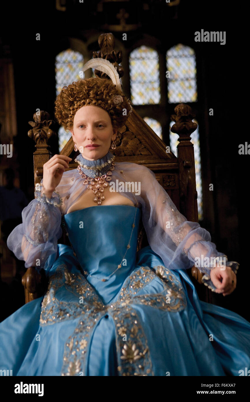 Fecha de lanzamiento: 12 de octubre de 2007. Título de la película: Elizabeth: La Edad de Oro - STUDIO: Working Title Films/Universal Pictures. Parcela: Una exploración de la relación entre Isabel I (Cate Blanchett) y el aventurero Sir Walter Raleigh (Owen). Foto: Cate Blanchett como la reina Isabel I. Foto de stock