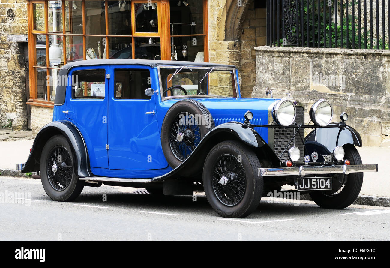 Un Talbot 265 75 coches que datan de 1933 estacionada en Burford en Cotswolds, Reino Unido. Foto de stock