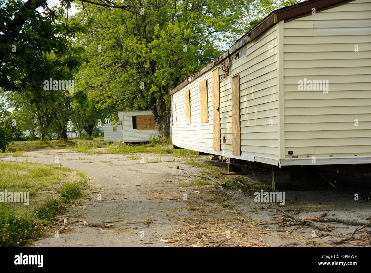 Parque de casas rodantes abandonadas fotografías e imágenes de alta  resolución - Alamy