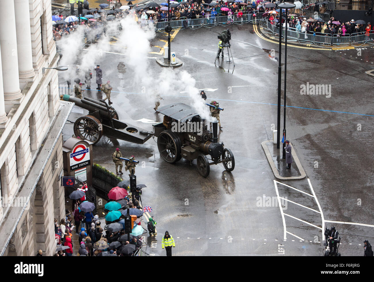 El señor Alcalde es mostrar los desfiles por las calles de la ciudad de Londres, siguiendo una tradición que ha perdurado durante 800 años. Foto de stock