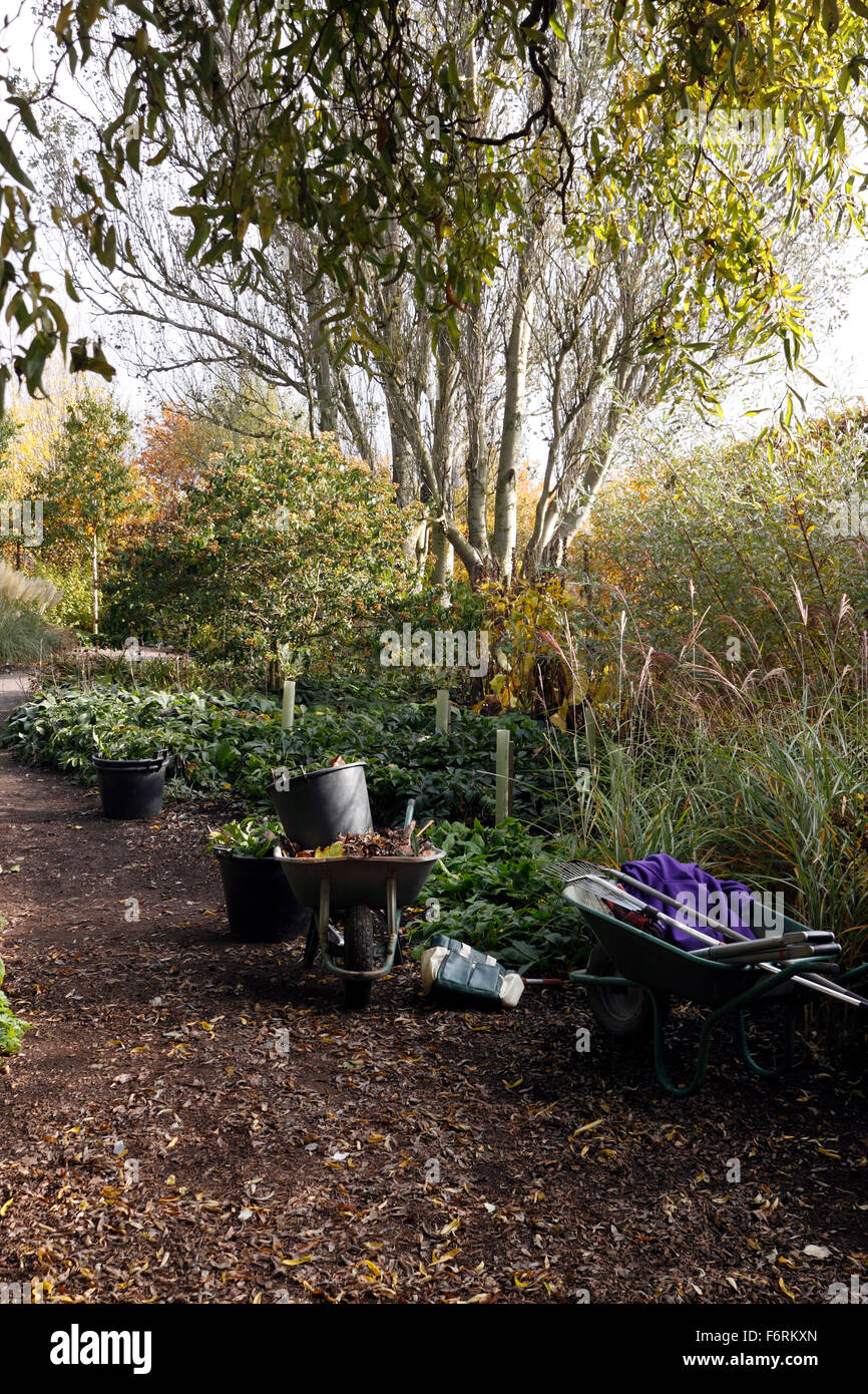 Herramientas del jardinero por arbustos. En el Reino Unido. Foto de stock