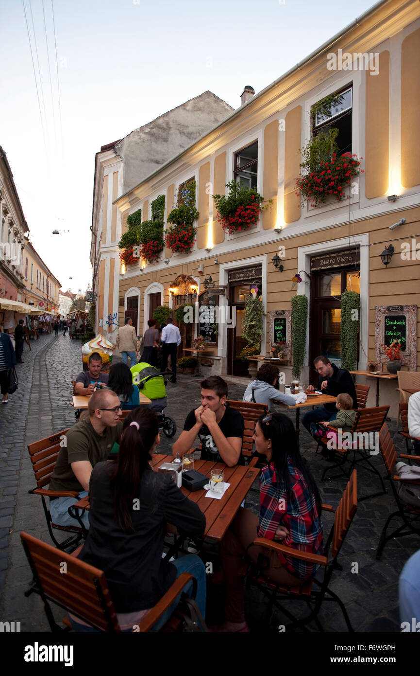 Restaurante en el centro histórico, Cluj-Napoca, Transilvania, Rumania Foto de stock