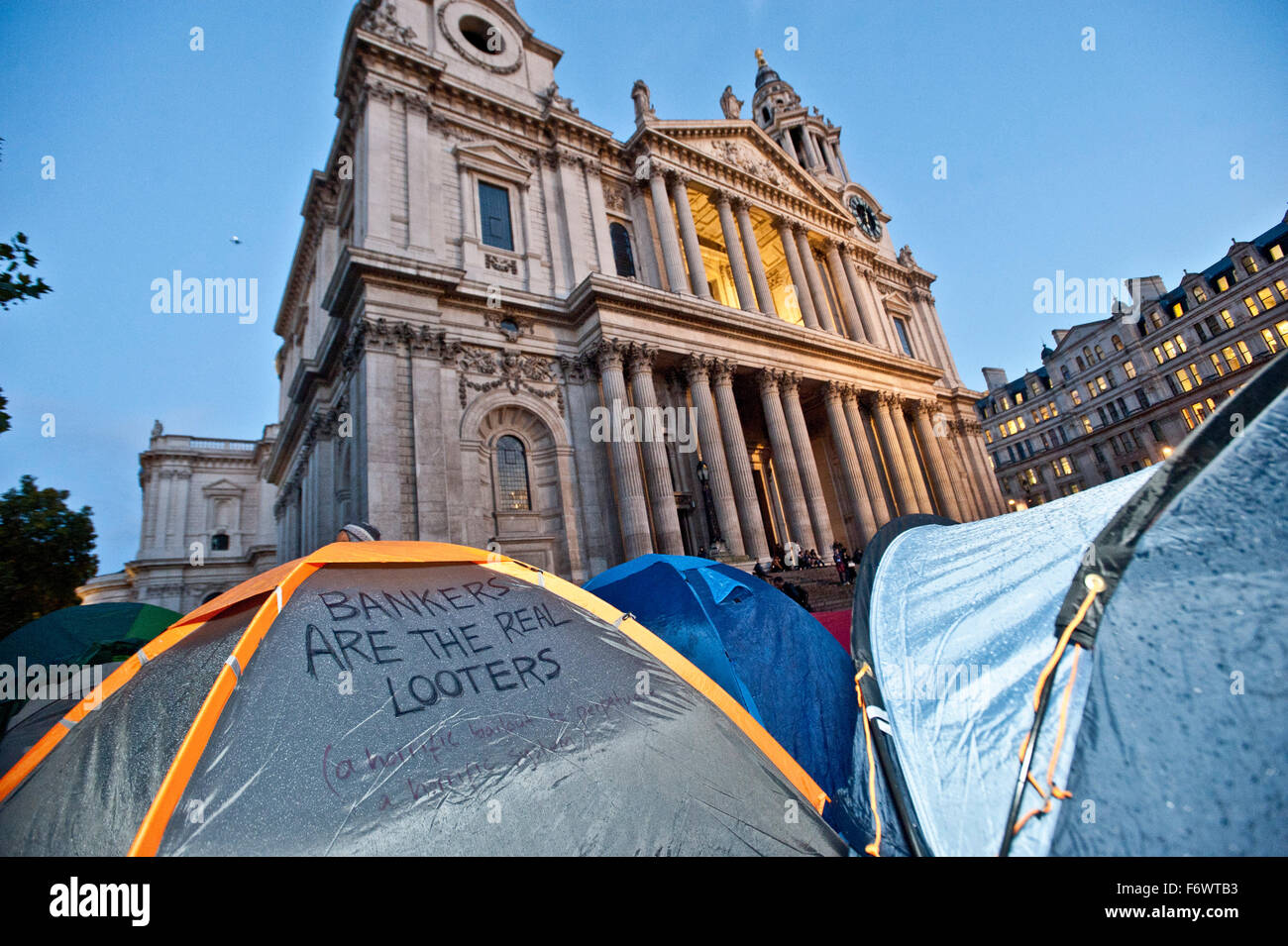 St Pauls anti-capitalismo camp ' ocupar Camp', Londres EC4. Foto de stock