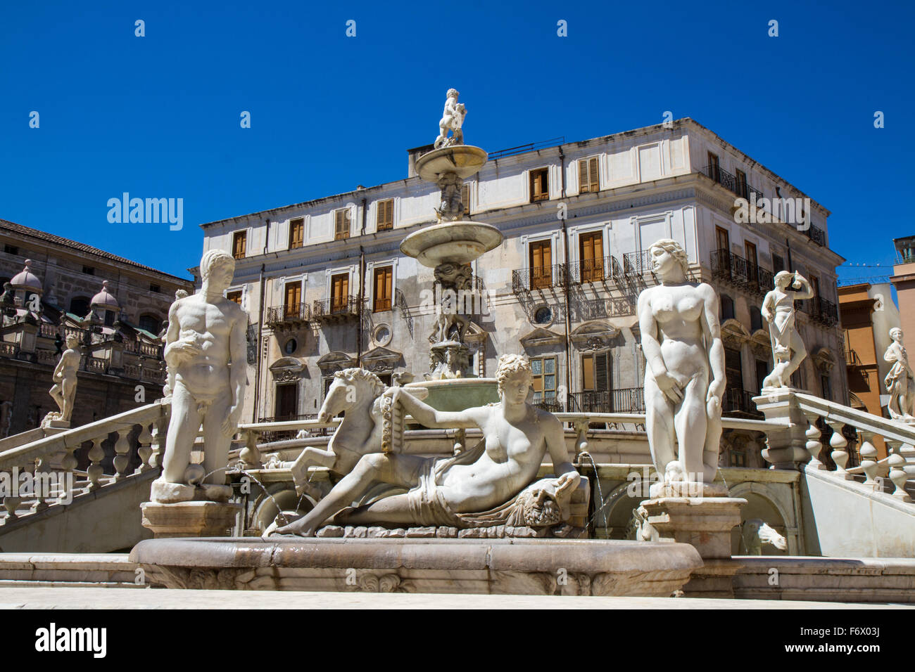 Fontana Pretoria de Palermo, Sicilia, Italia Foto de stock