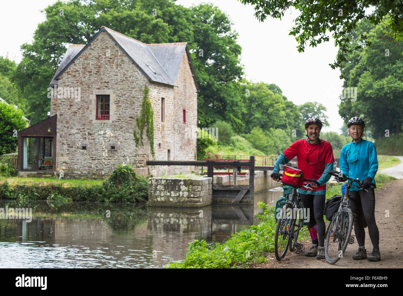 Cycling in brittany fotografías e imágenes de alta resolución - Alamy