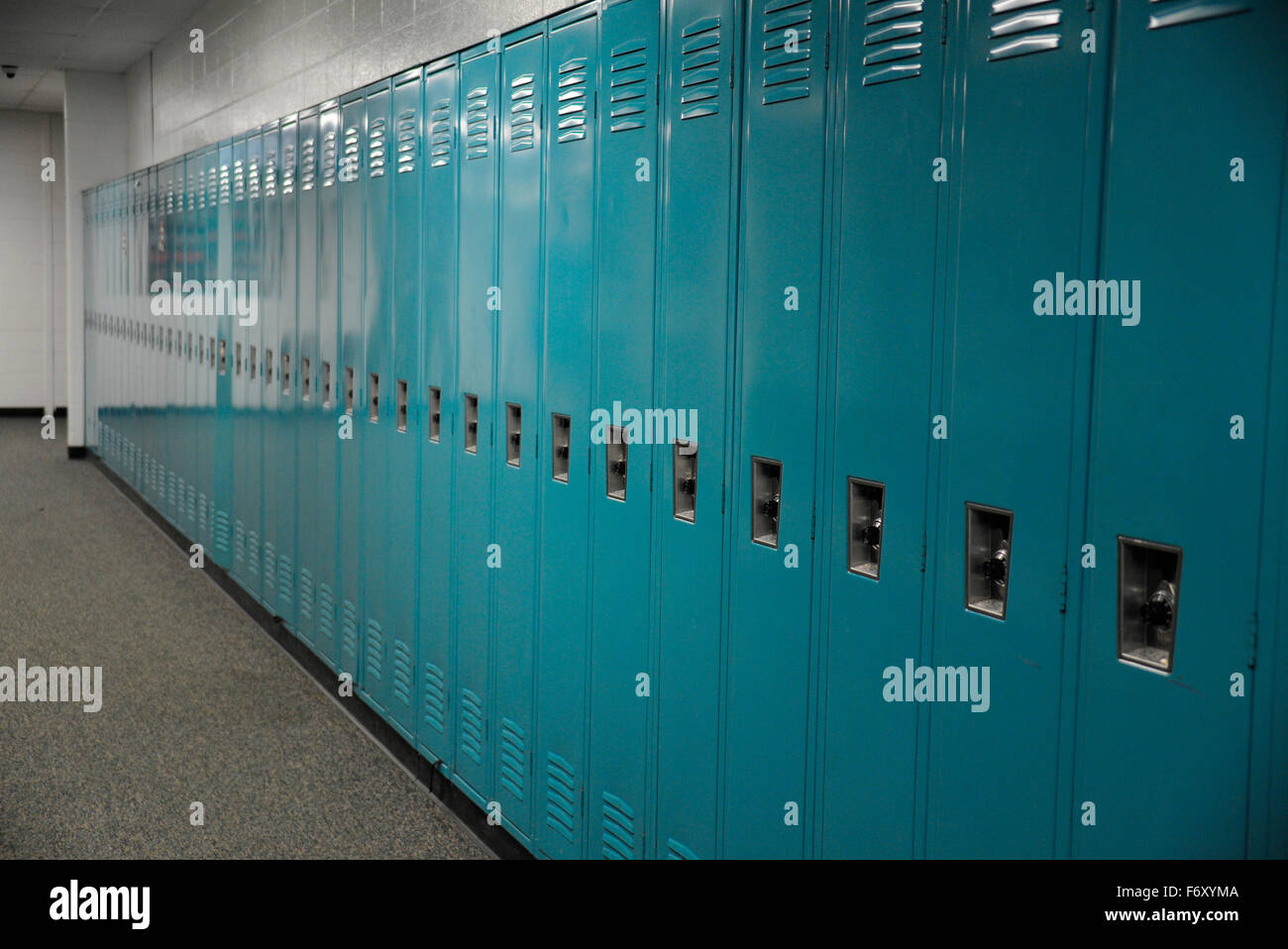 Casilleros escolares fotografías e imágenes de alta resolución - Alamy