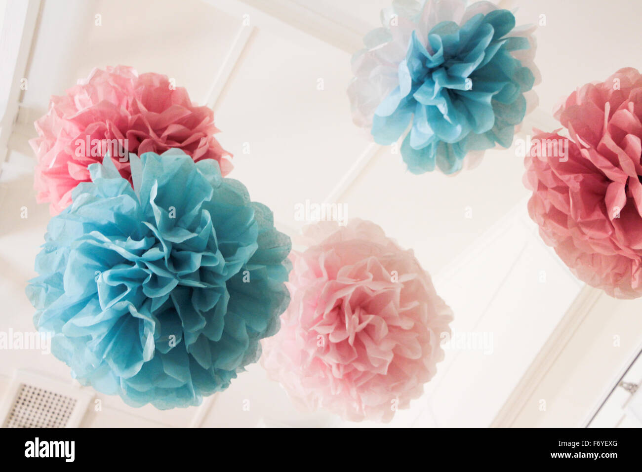 Decoración papel crepé fotografías imágenes de alta resolución - Alamy