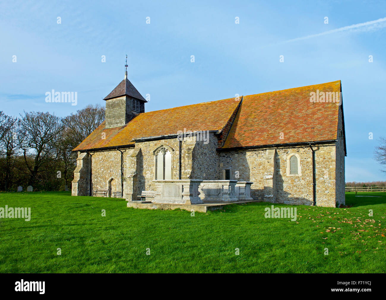 La Iglesia de Santo Tomás Apóstol, Harty, en la isla de Sheppey, Kent, Inglaterra Foto de stock