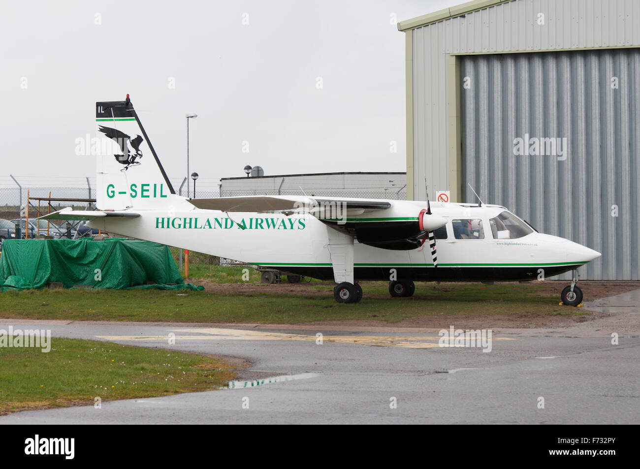 Highland Airways Britten Norman BN-2 Islander G-SEIL en aeropuerto de Inverness, Escocia. Foto de stock