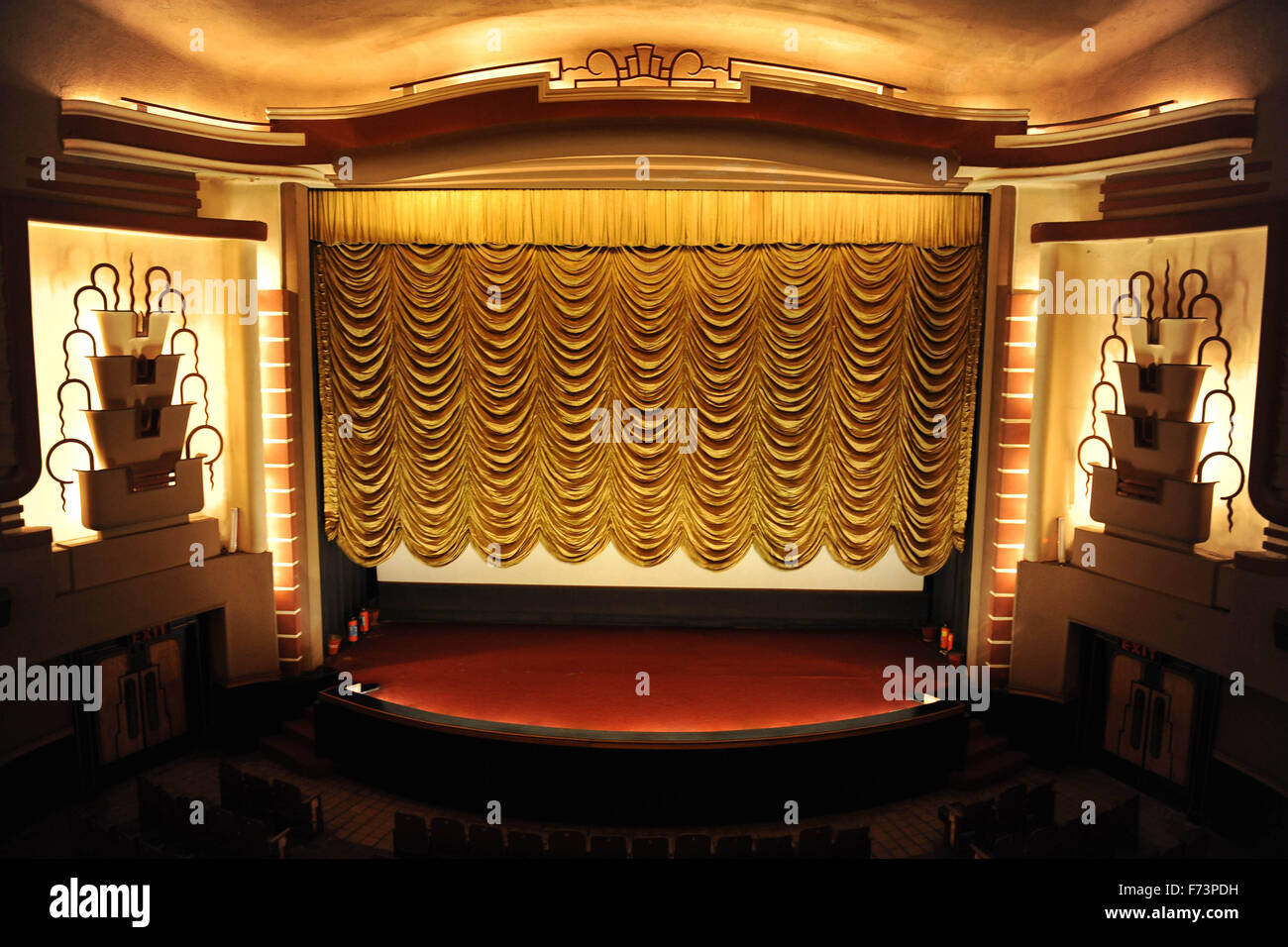 Interiores Art Deco, Liberty Cinema, cine, Art Deco, Marine Lines, Bombay, Mumbai, Maharashtra, India, Asia Foto de stock