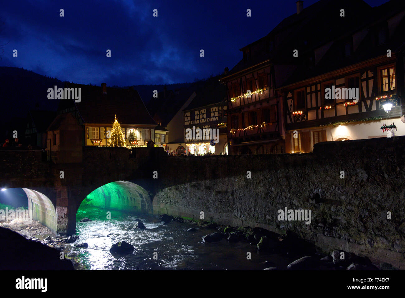 Fiestas de Navidad en Kaysersberg, Alsacia, Francia Foto de stock