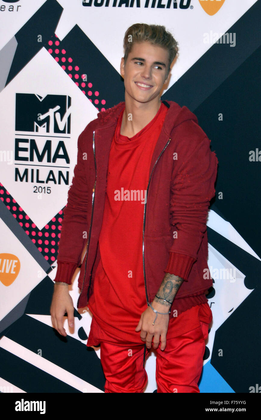 El 2015 MTV EMAs (European Music Awards), celebrada en el Mediolanum Forum de Milán - Llegadas Con: Justin Bieber donde: Milán, Italia cuando: 25 Oct 2015 Foto de stock