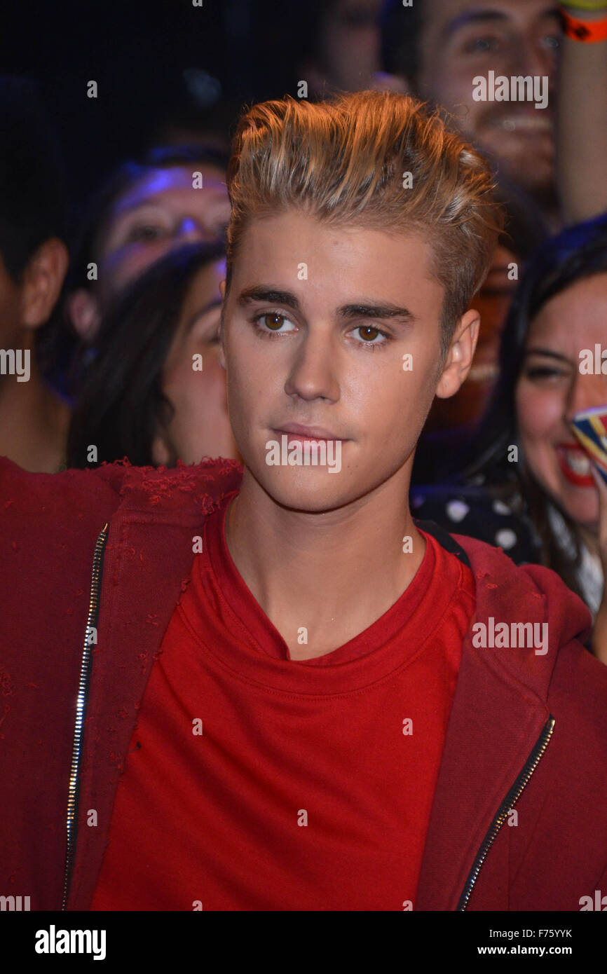 El 2015 MTV EMAs (European Music Awards), celebrada en el Mediolanum Forum de Milán - Llegadas Con: Justin Bieber donde: Milán, Italia cuando: 25 Oct 2015 Foto de stock