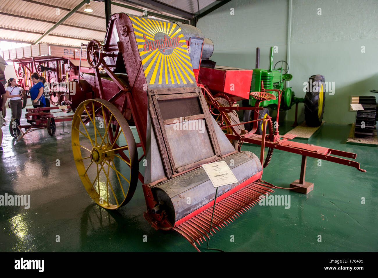 Máquinas antiguas en el museo agrícola en Sudáfrica Foto de stock