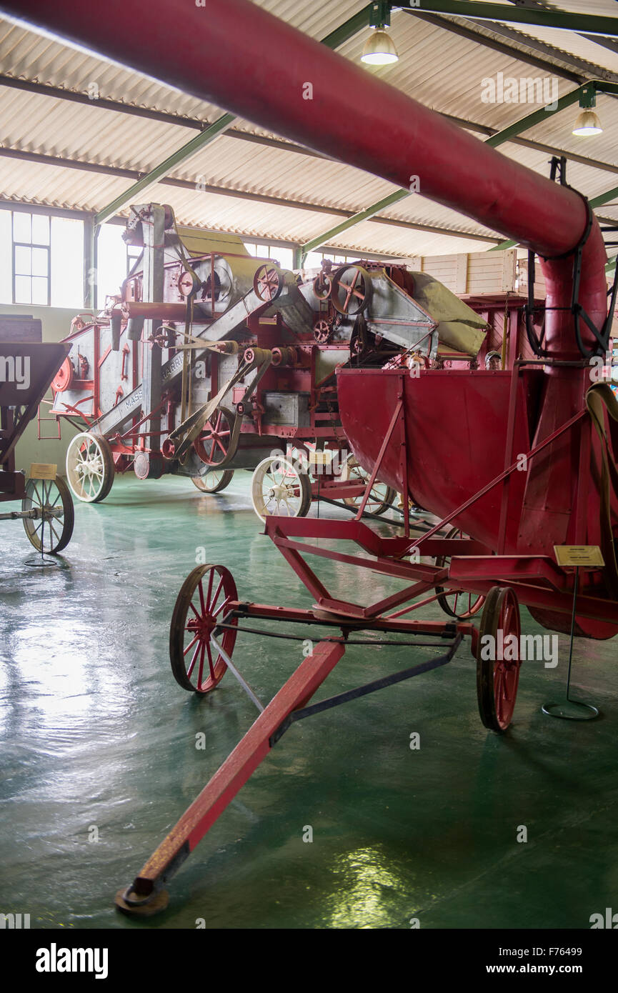 Máquinas antiguas en el museo agrícola en Sudáfrica Foto de stock