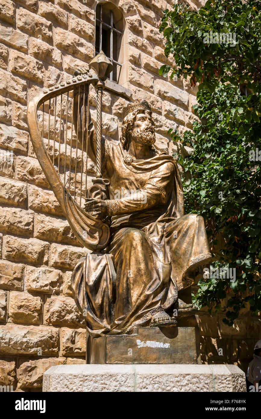 Estatua Del Rey David Tocando El Arpa En El Monte De Si n En Jerusal n 