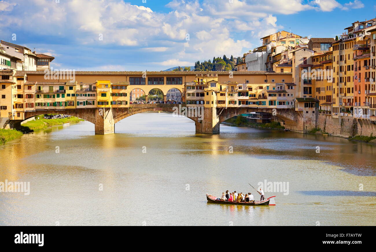 Ponte Vecchio, el casco antiguo de Florencia, Toscana, Italia Foto de stock