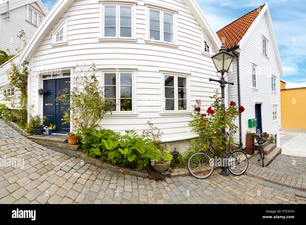 Las tradicionales casas de madera en Stavanger, Noruega Foto de stock