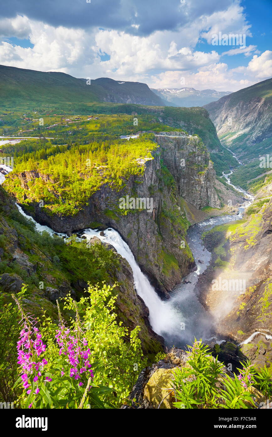 La cascada Voringfossen Hordaland, Noruega Foto de stock