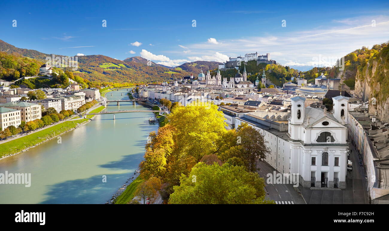 Vista aérea del casco antiguo de Salzburgo, Austria Foto de stock