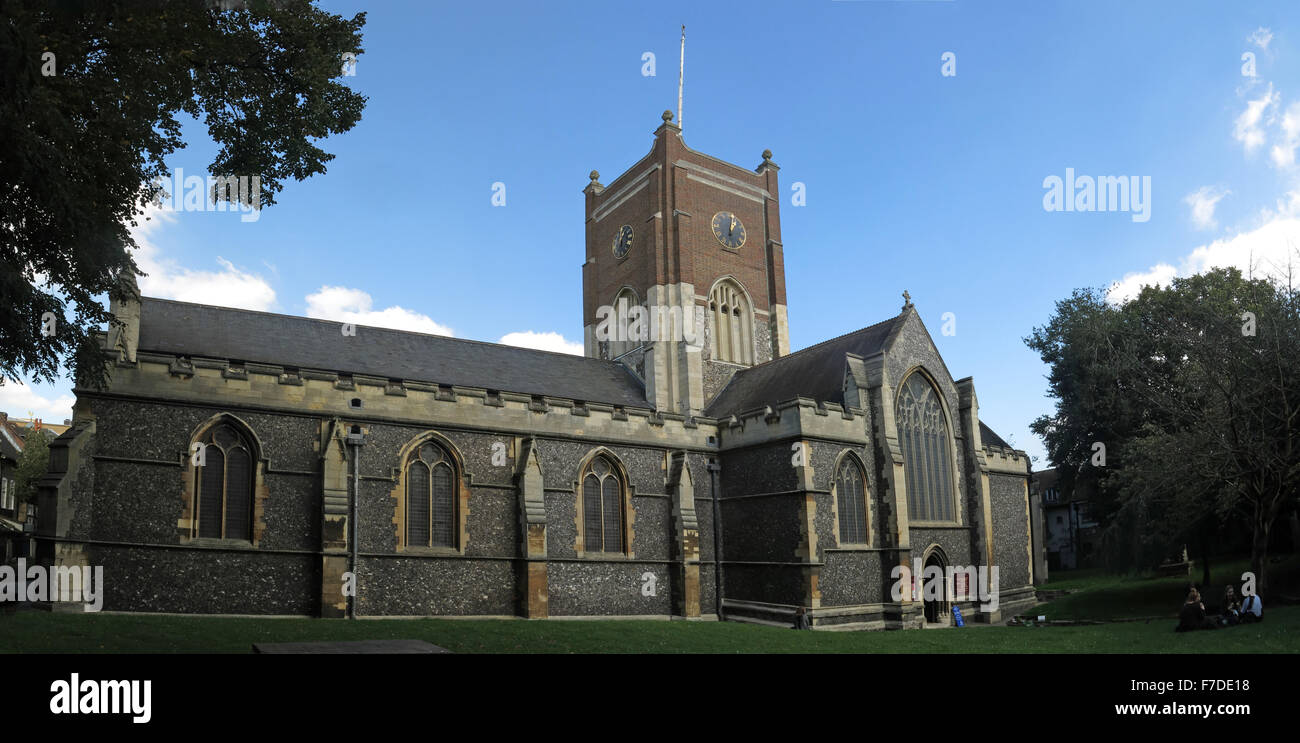 Exterior de la Iglesia de todos los santos, Kingston Upon Thames, Londres, Inglaterra, Reino Unido Foto de stock