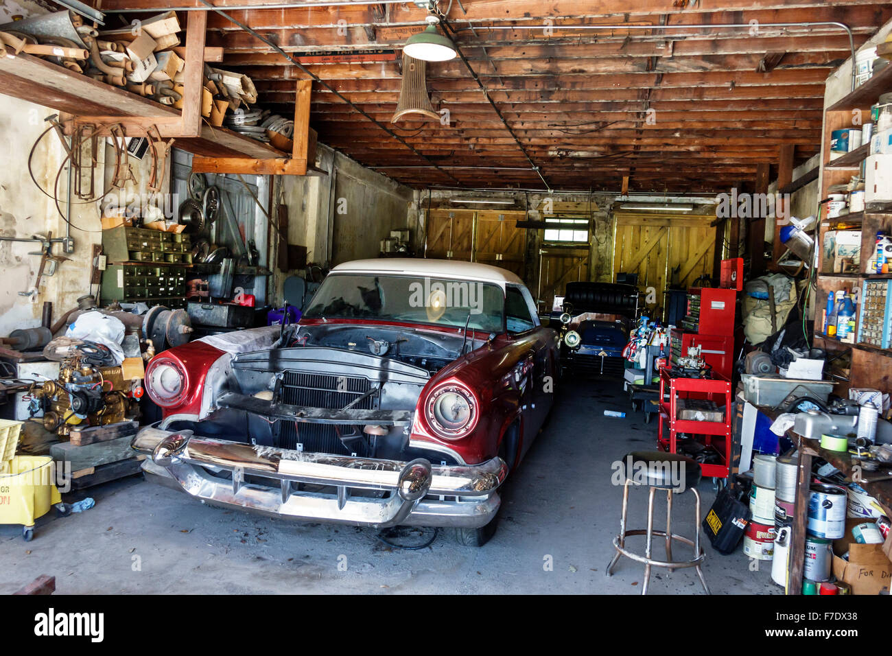 Covered Garage Fotos E Imagenes De Stock Alamy